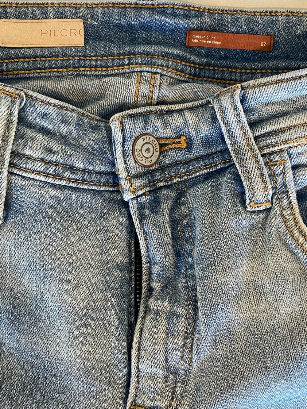 Pilcro slim boyfriend crop jeans